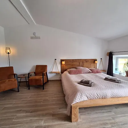Casa Dani Studio Gina, Tomar Carregueiros